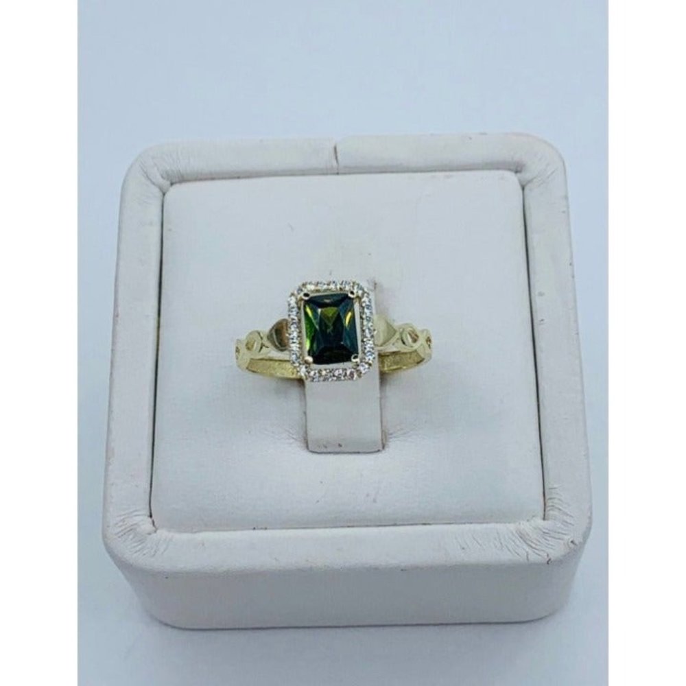10k Solid Gold Ring Green Birthstone Peridot Augu… - image 1